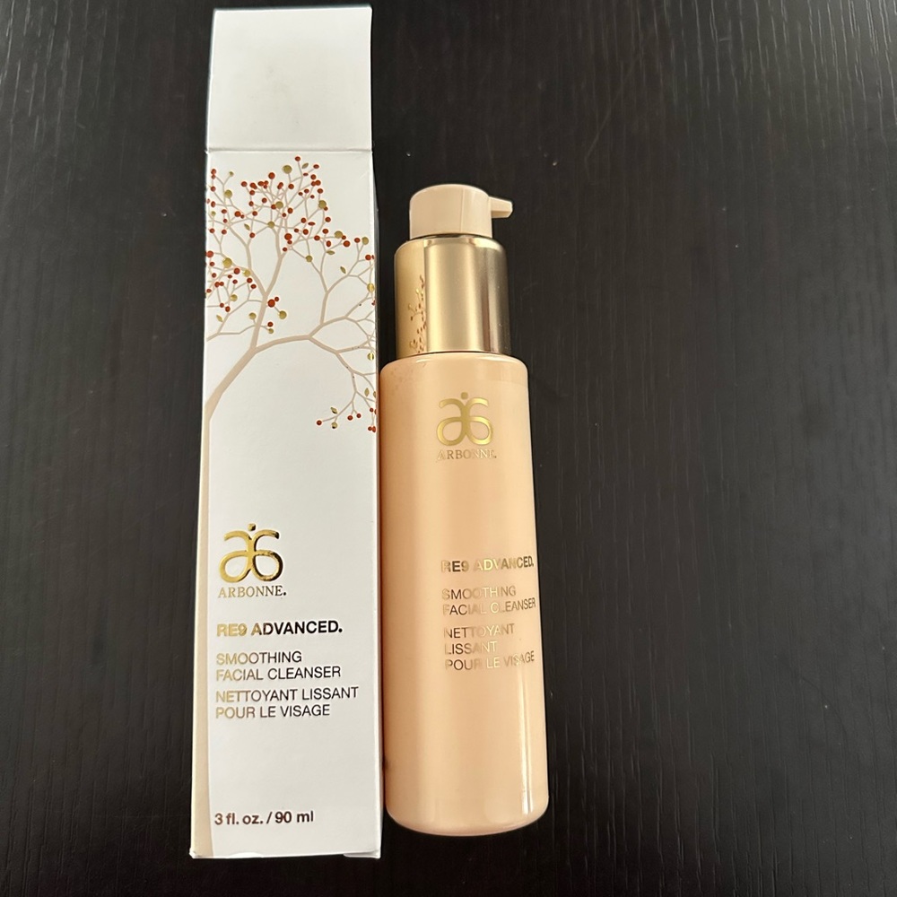 Arbonne RE9 Advanced Smoothing Facial Cleanser